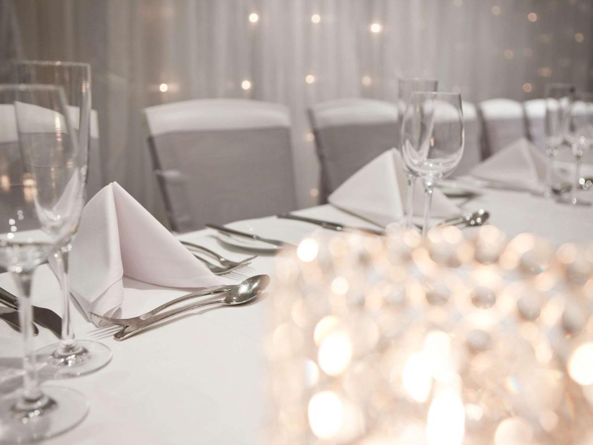 Pullman Sydney Hyde Park Hotel Екстериор снимка A table set for a formal dinner