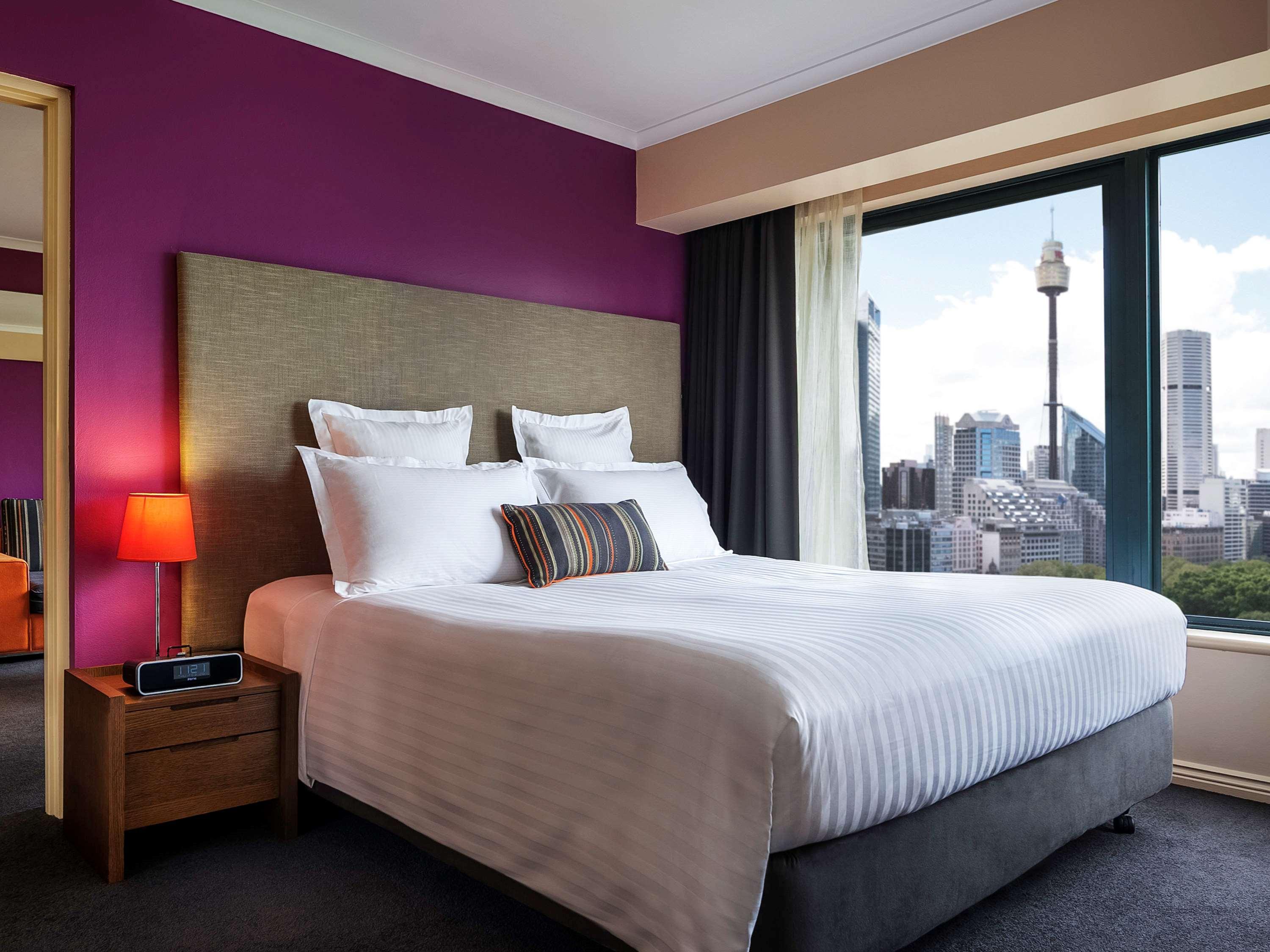 Pullman Sydney Hyde Park Hotel Екстериор снимка A bedroom at the hotel