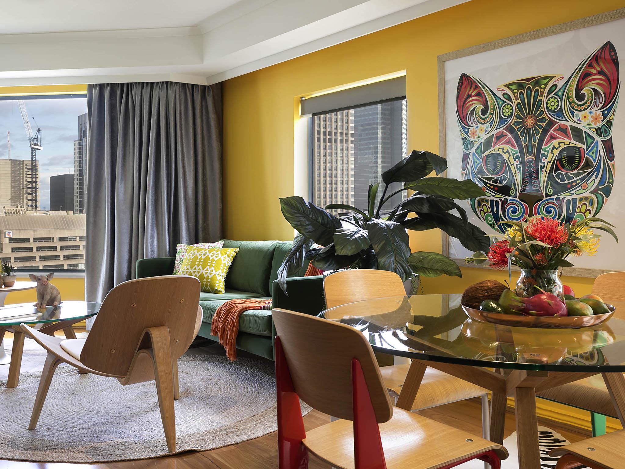Pullman Sydney Hyde Park Hotel Екстериор снимка A living room
