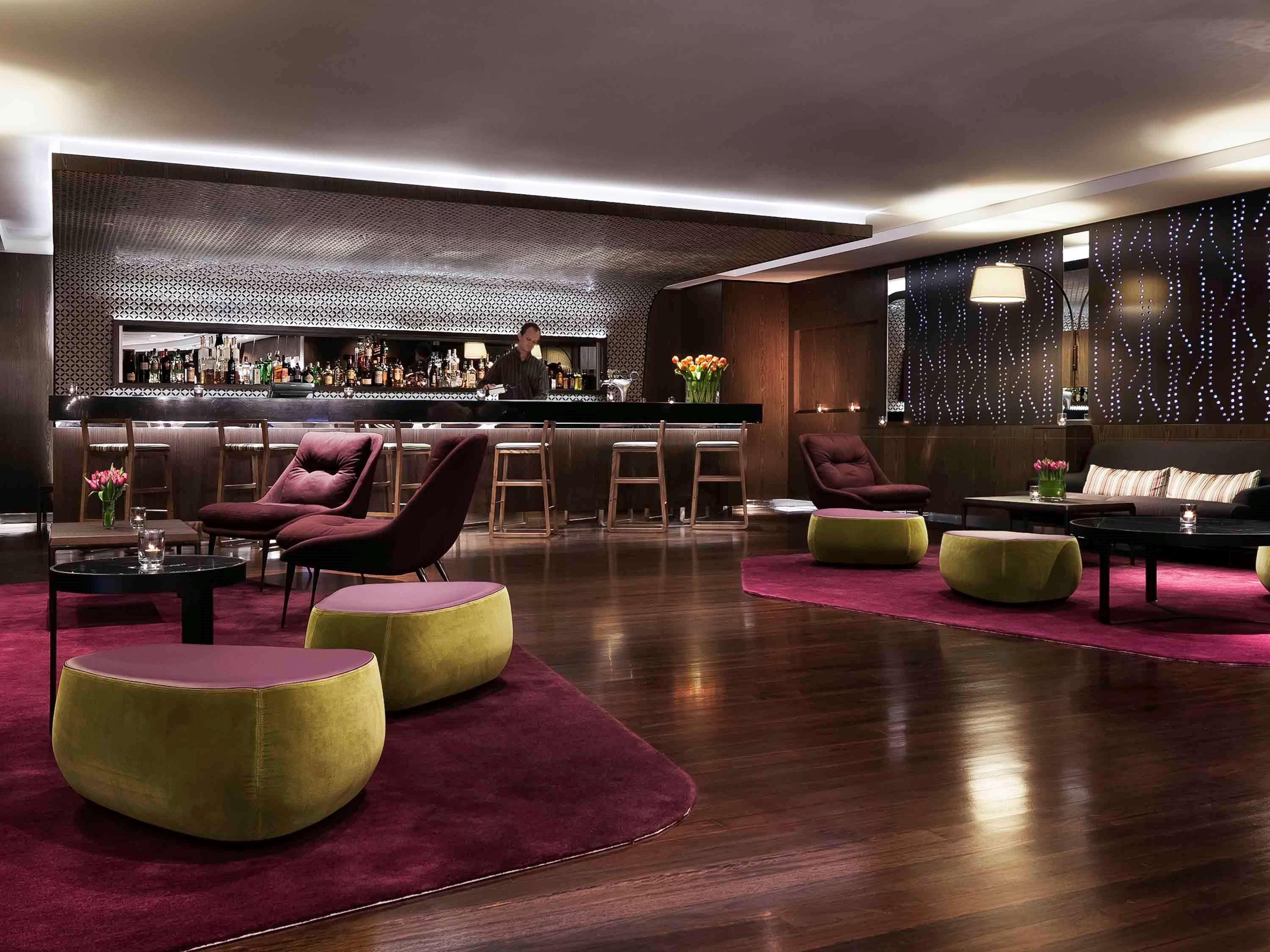 Pullman Sydney Hyde Park Hotel Екстериор снимка The bar at the W London