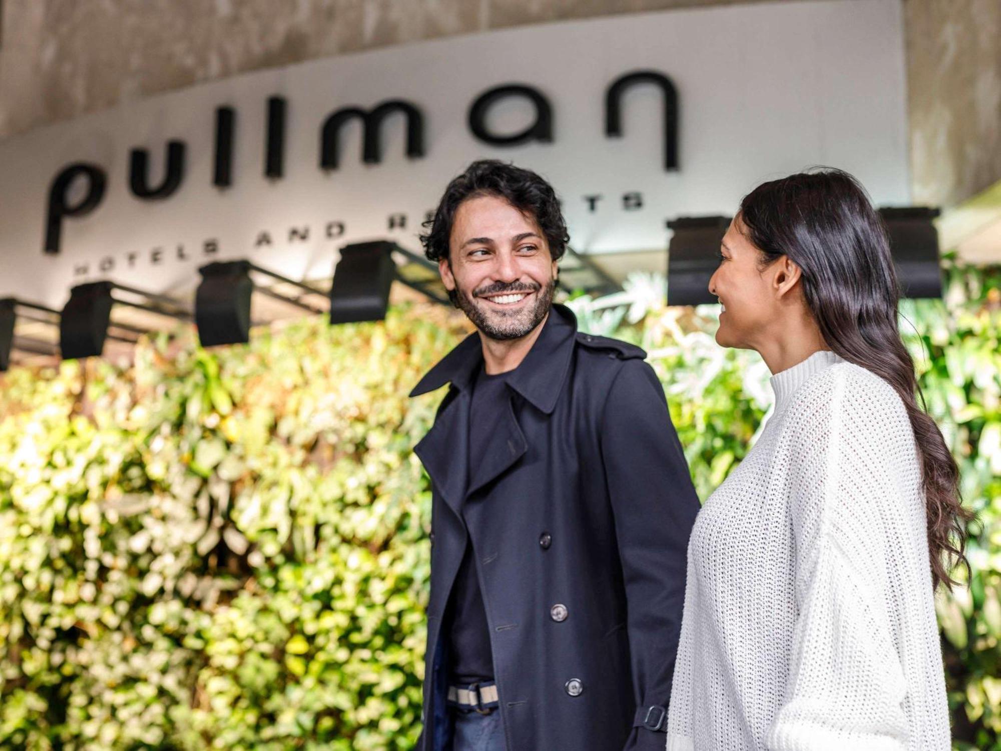 Pullman Sydney Hyde Park Hotel Екстериор снимка Pulman at the opening of his store in Madrid, 2019