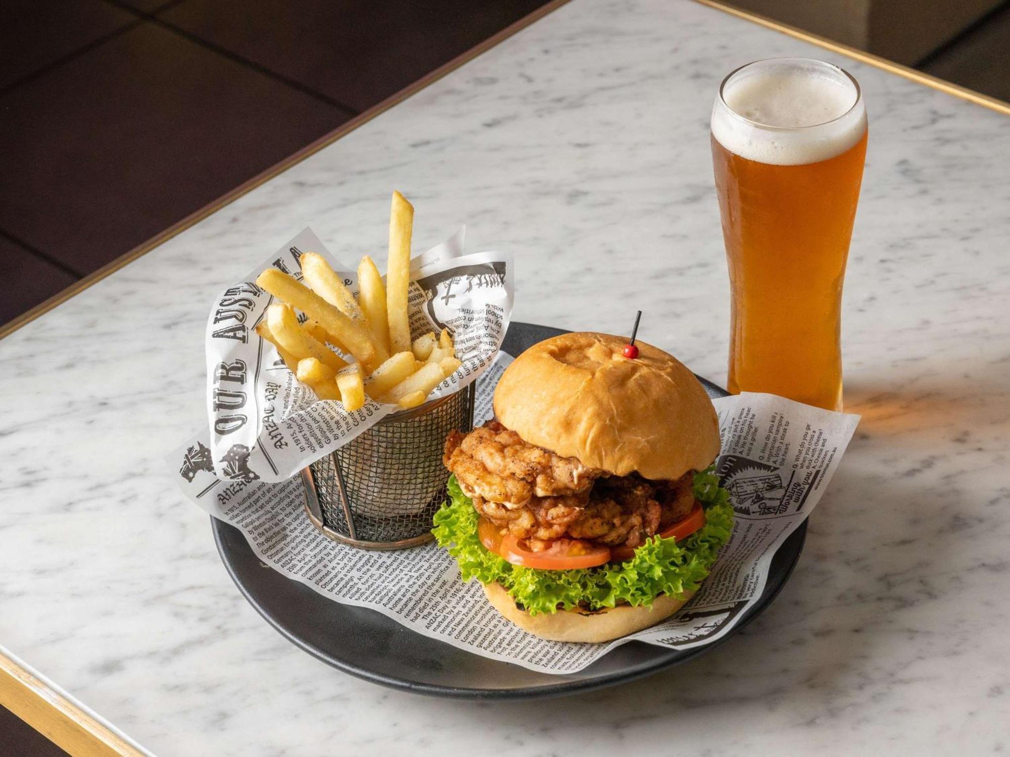 Pullman Sydney Hyde Park Hotel Екстериор снимка A burger with fries and a beer