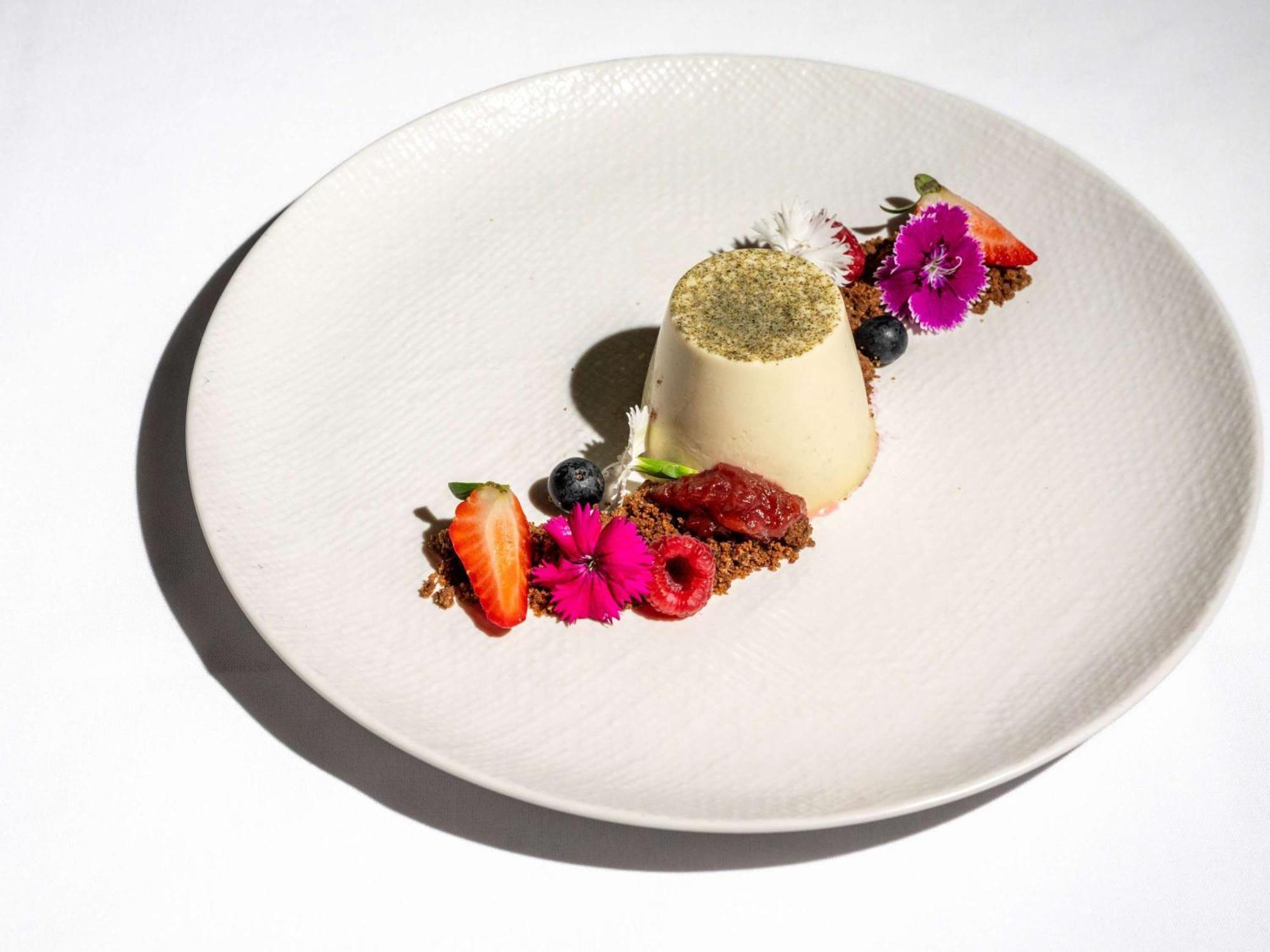 Pullman Sydney Hyde Park Hotel Екстериор снимка A dessert