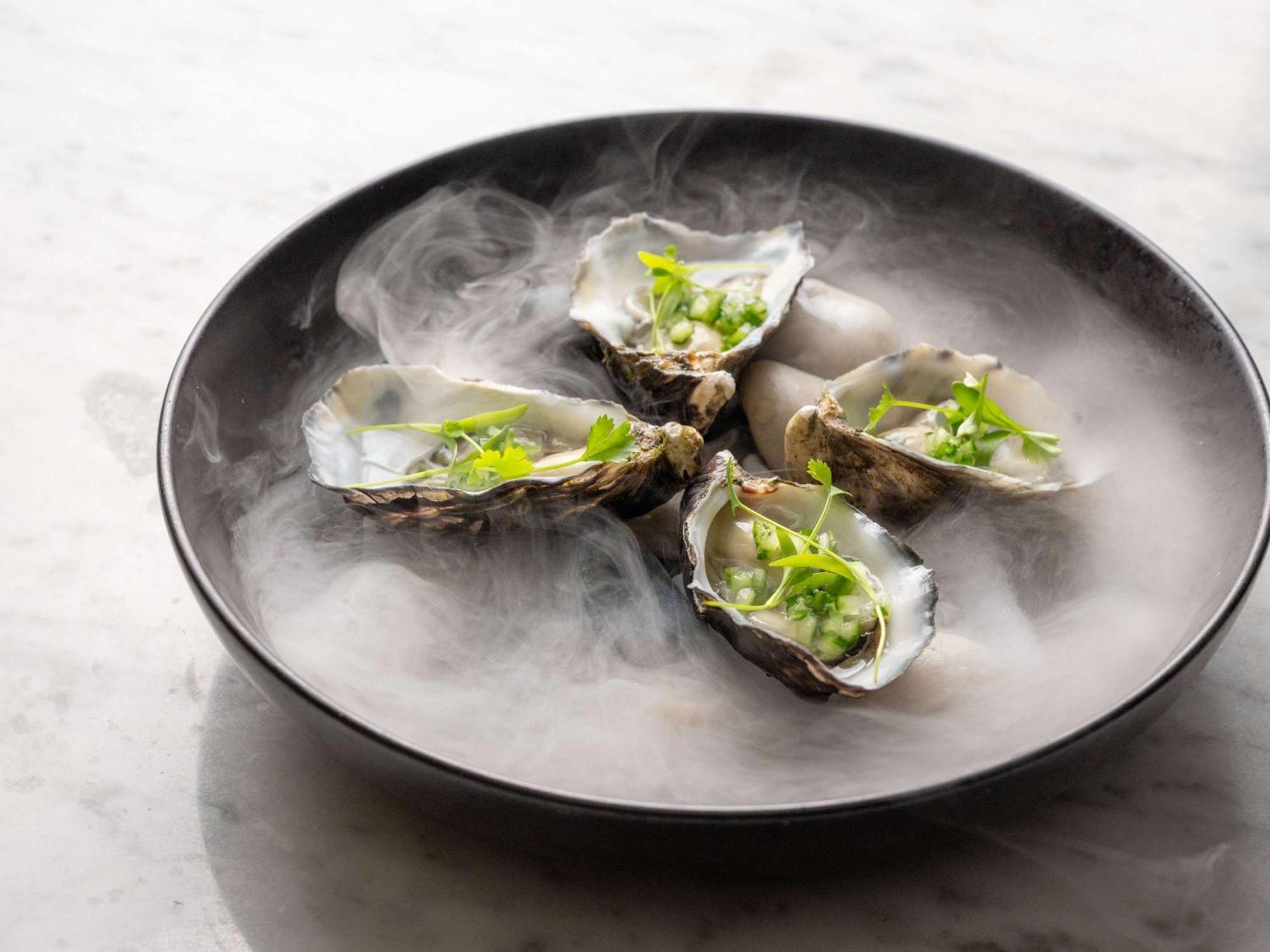 Pullman Sydney Hyde Park Hotel Екстериор снимка Oysters with tarragon