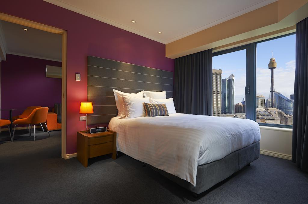 Pullman Sydney Hyde Park Hotel Екстериор снимка A suite at the hotel